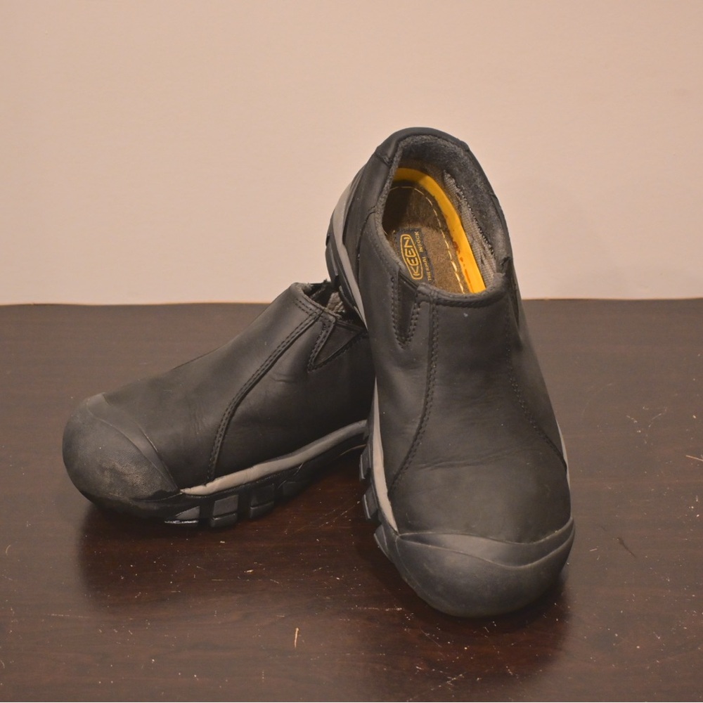 Keen Black Slip-On Loafers with Elastic Panels